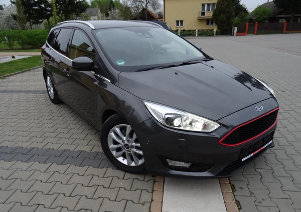 Ford Focus cena 45900 przebieg: 120000, rok produkcji 2015 z Słupsk małe 596